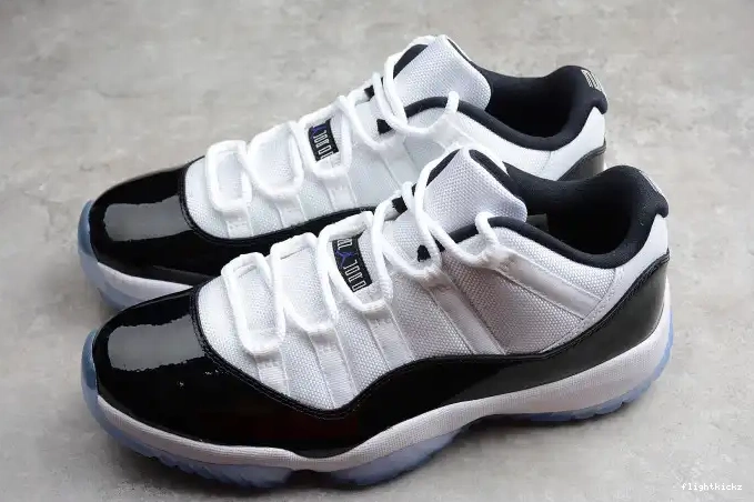 Air 528895-153 mens 11 Black Jordan White Low  Retro 
